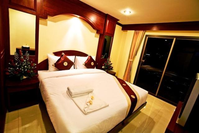 บ้านสุดารัตน์ Phuket ภายนอก รูปภาพ